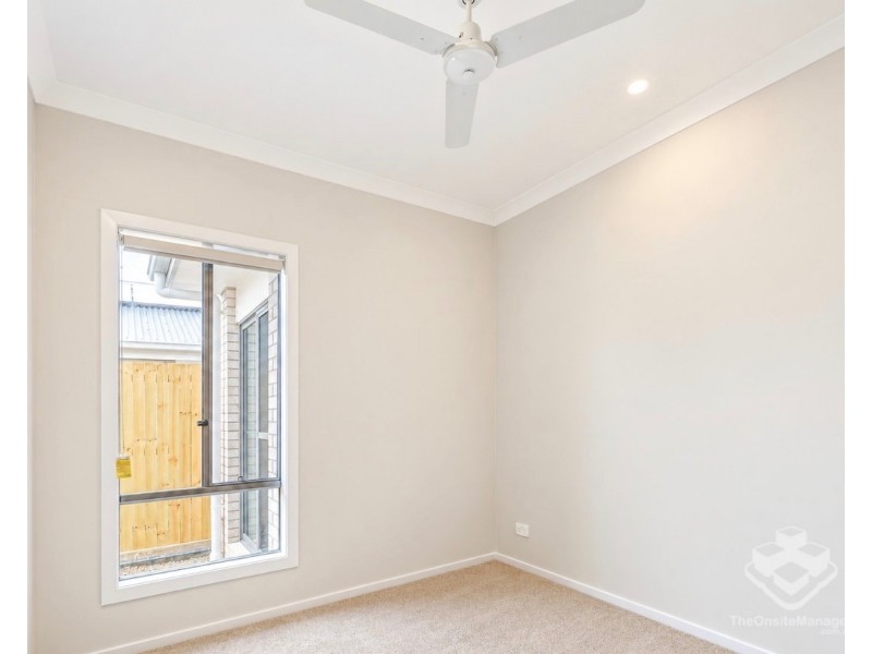 16 Suncrest Mews, Redbank Plains QLD 4301
