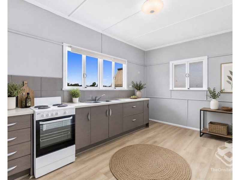 8 Lower Cross Street, Goodna QLD 4300