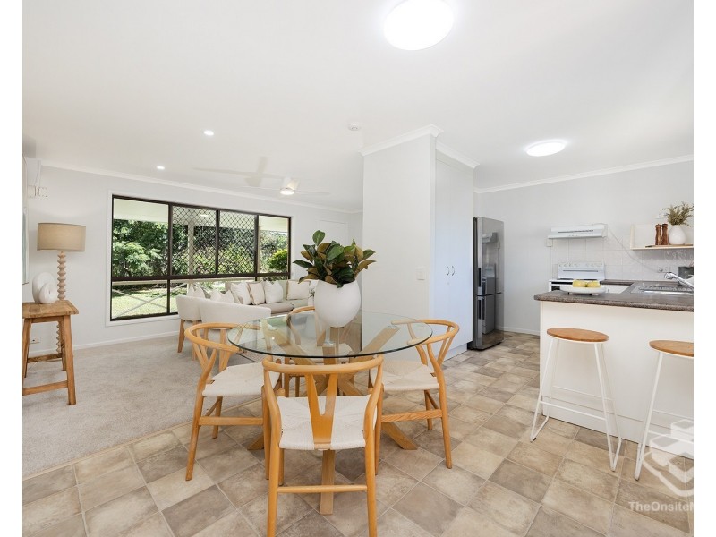 45 Donnington Street, Carindale QLD 4152
