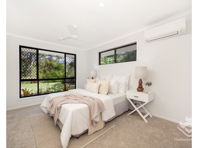 45 Donnington Street, Carindale QLD 4152