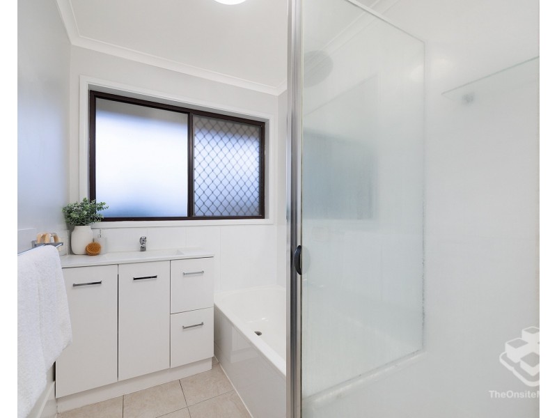 45 Donnington Street, Carindale QLD 4152