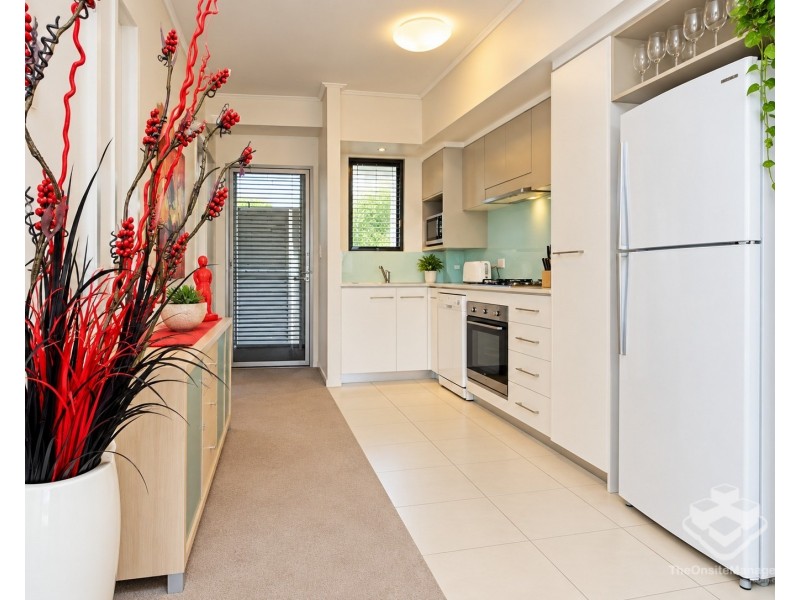 1103/16 Surbiton Court, Carindale QLD 4152