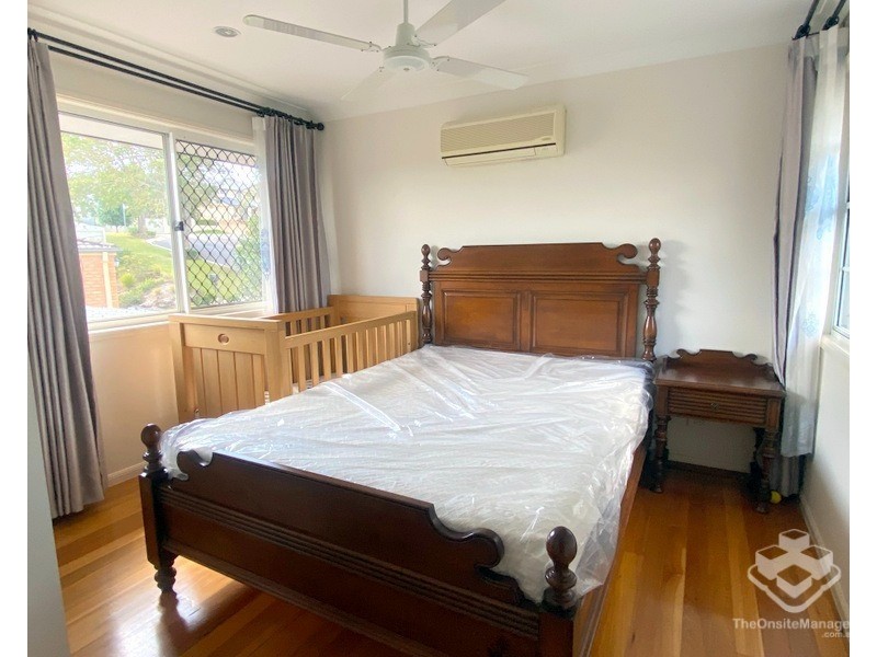1 Turnberry Place, Carindale QLD 4152
