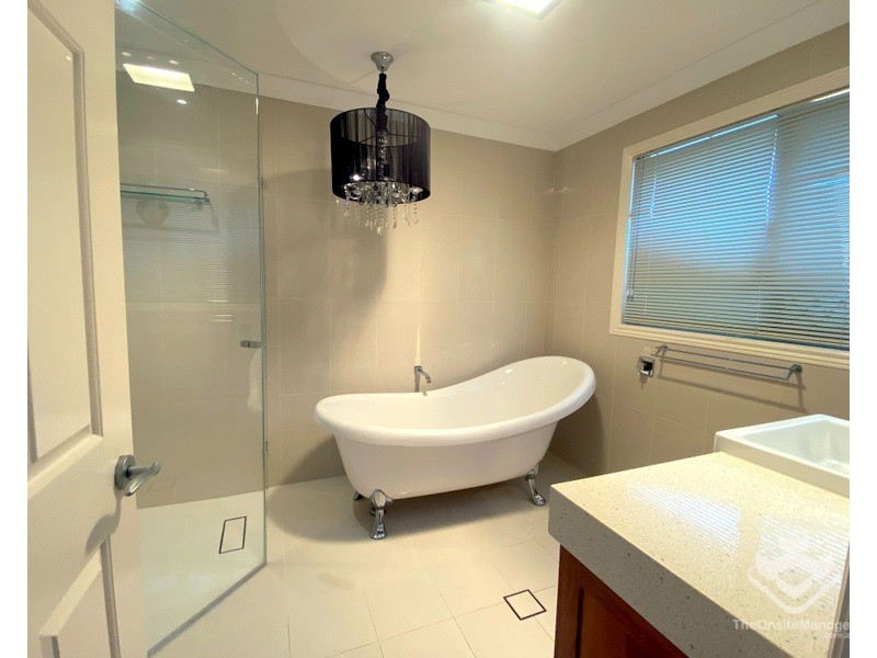1 Turnberry Place, Carindale QLD 4152