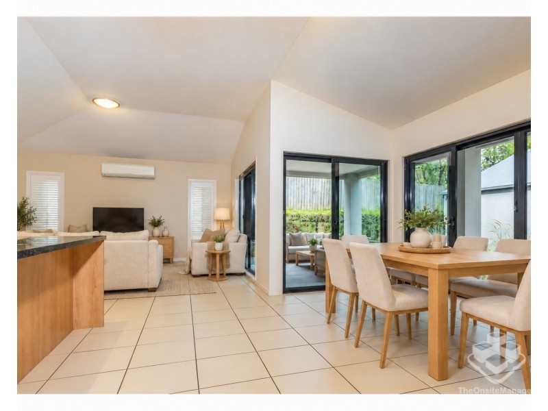4/1 Celestial Court, Carina QLD 4152