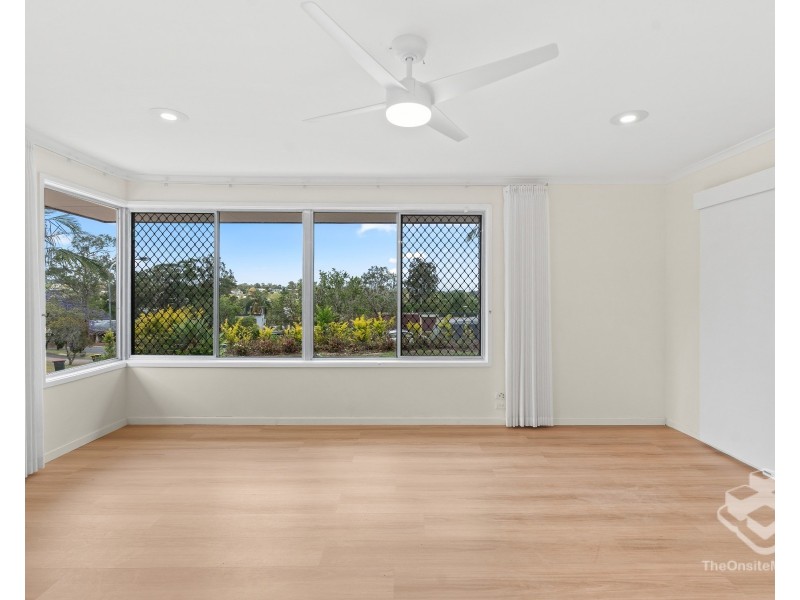 7 Oron Close, Westlake QLD 4074