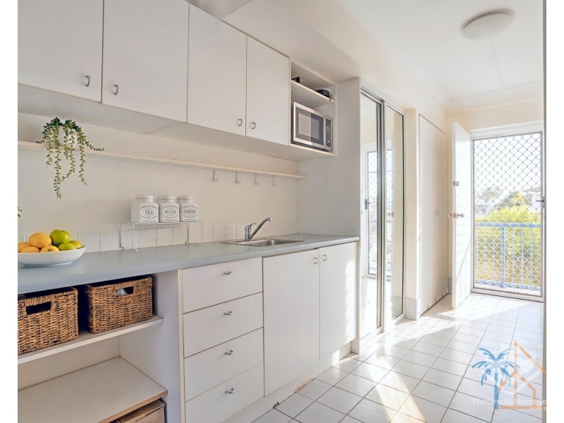 18/125 Frank Street, Labrador QLD 4215