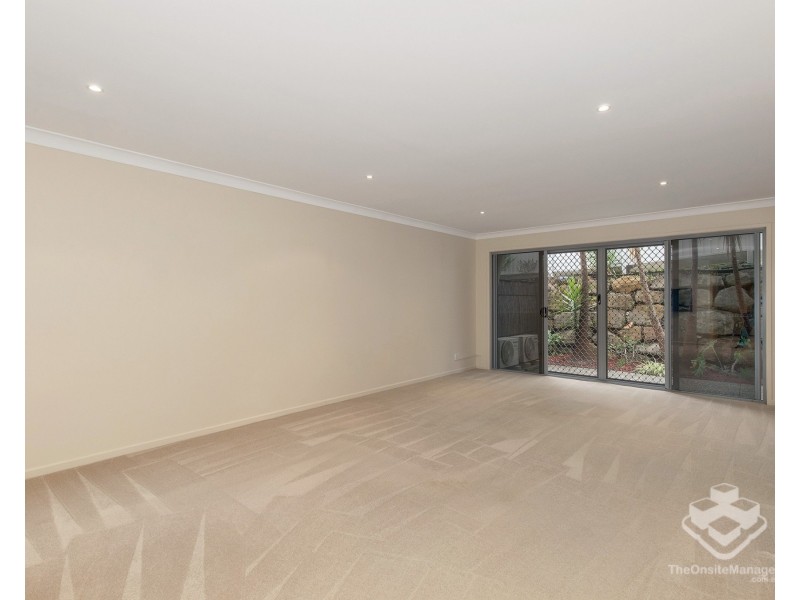 29/1 Belongil Street, Pacific Pines QLD 4211