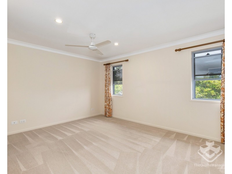 29/1 Belongil Street, Pacific Pines QLD 4211