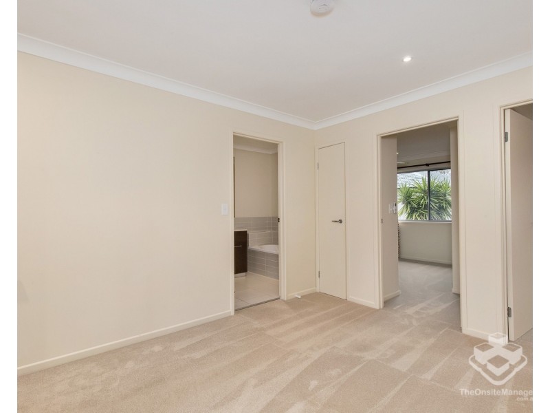 29/1 Belongil Street, Pacific Pines QLD 4211