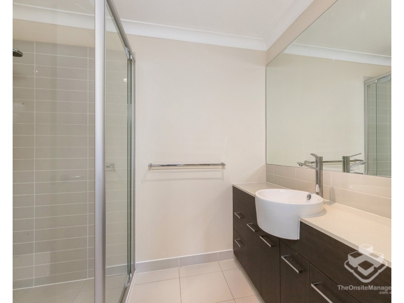 29/1 Belongil Street, Pacific Pines QLD 4211