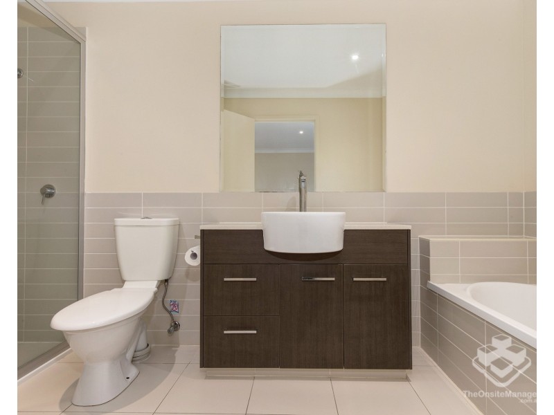 29/1 Belongil Street, Pacific Pines QLD 4211