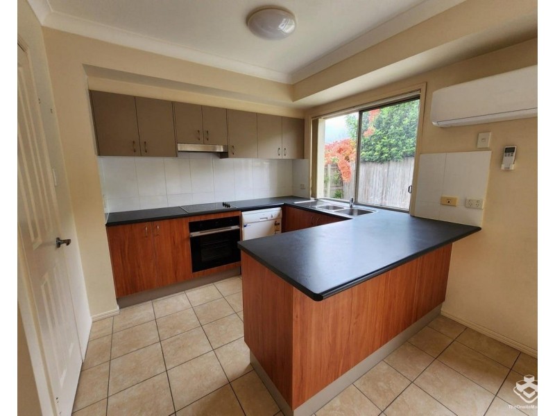 7/18 Hilltop Court, Carina QLD 4152