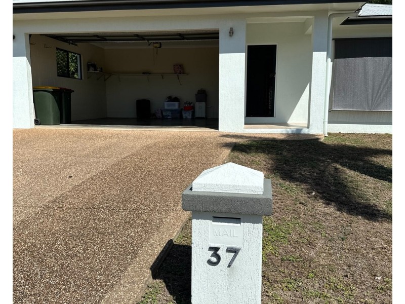 37 Eshelby Street, Bushland Beach QLD 4818
