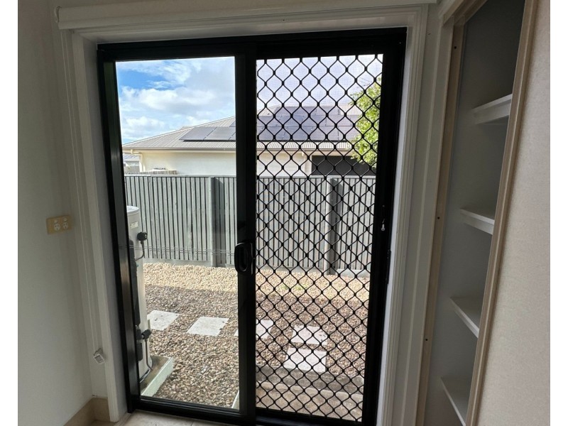 37 Eshelby Street, Bushland Beach QLD 4818