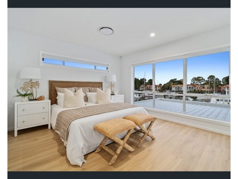 8981 The Point Circuit, Hope Island QLD 4212