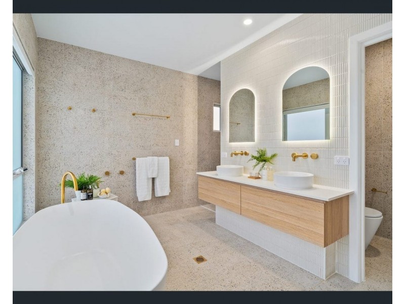 8981 The Point Circuit, Hope Island QLD 4212