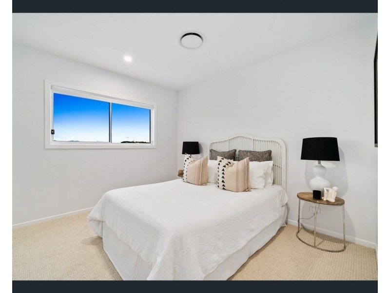 8981 The Point Circuit, Hope Island QLD 4212