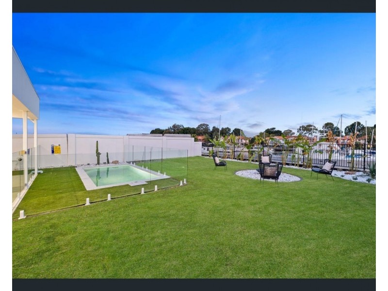 8981 The Point Circuit, Hope Island QLD 4212
