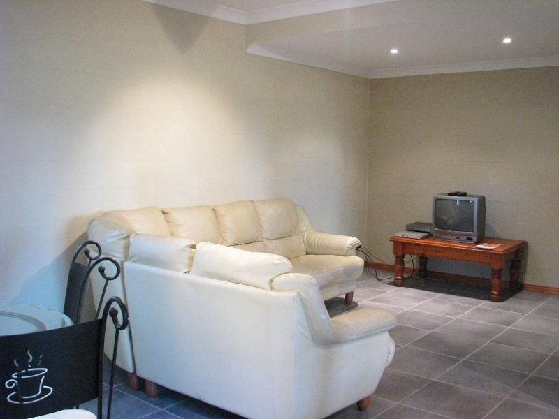 127B Messines Ridge Rd, Holland Park West QLD 4121