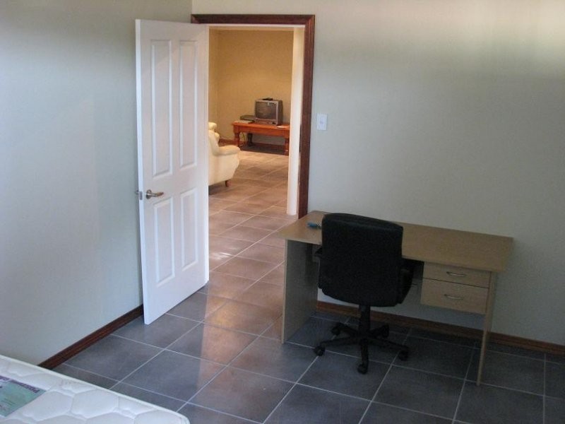 127B Messines Ridge Rd, Holland Park West QLD 4121