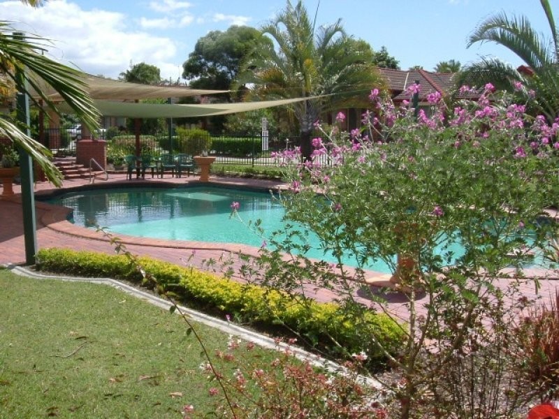 ID 7963, Labrador QLD 4215