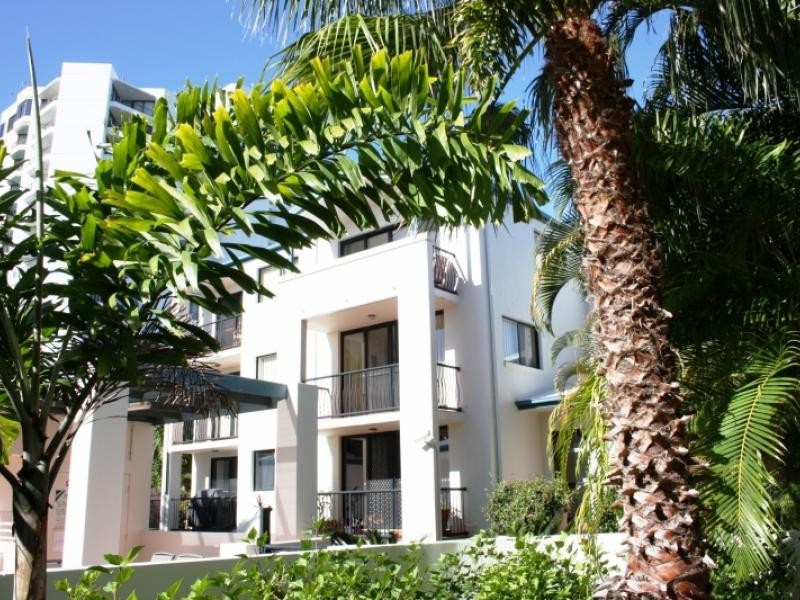 38 Labrador St, Labrador QLD 4215
