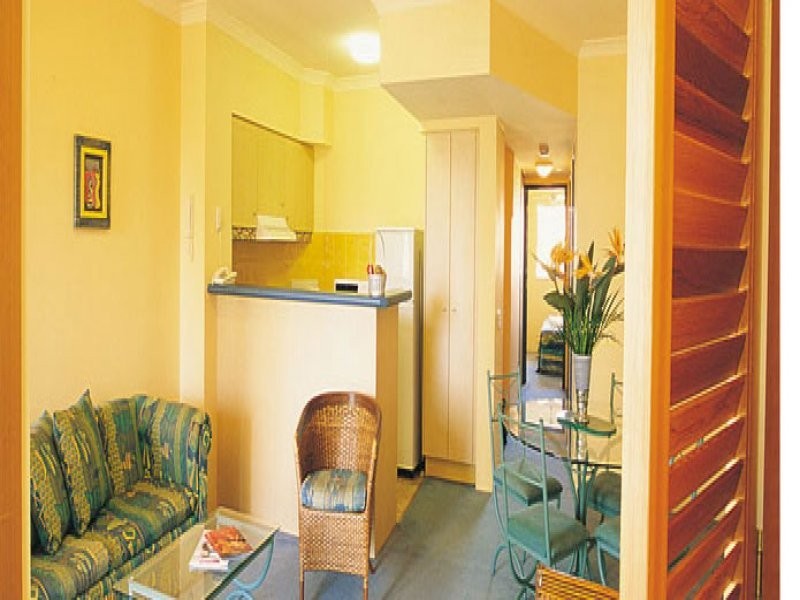 ID 8031, Broadbeach QLD 4218