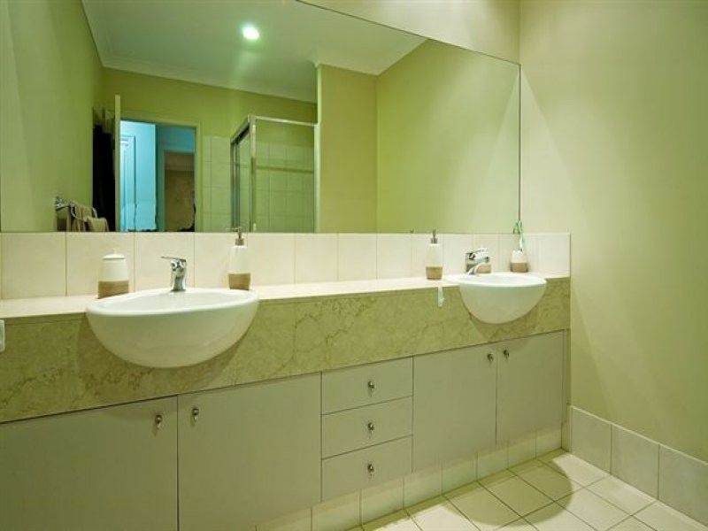 531 Oyster Cove Promenade, Hope Island QLD 4212