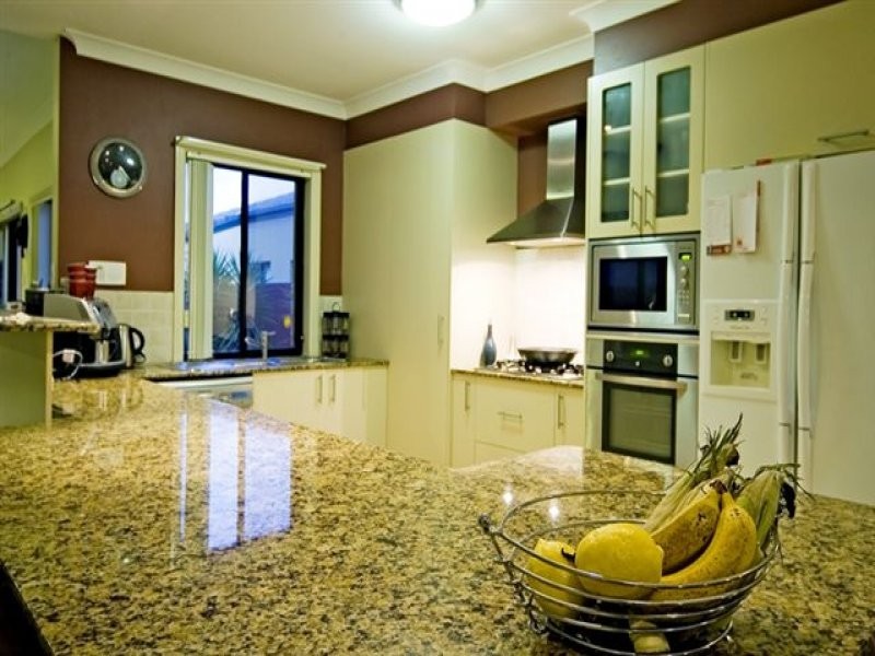 531 Oyster Cove Promenade, Hope Island QLD 4212