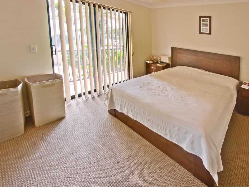 38 Labrador st, Labrador QLD 4215