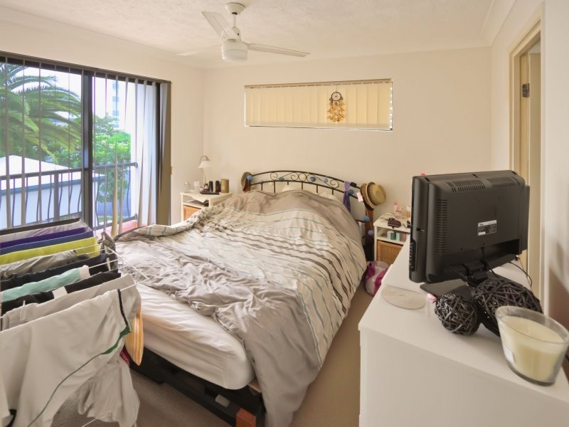 38 Labrador st, Labrador QLD 4215