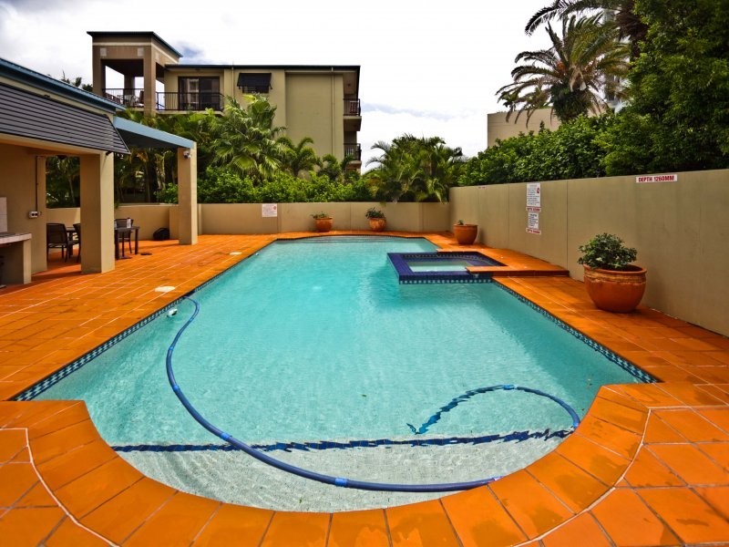 38 Labrador st, Labrador QLD 4215