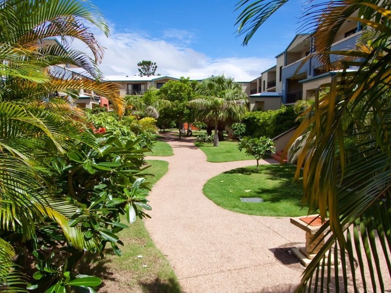 38 Labrador St, Labrador QLD 4215