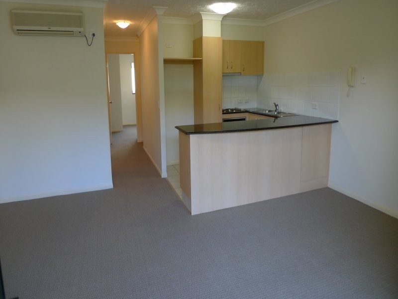 38 Labrador St, Labrador QLD 4215