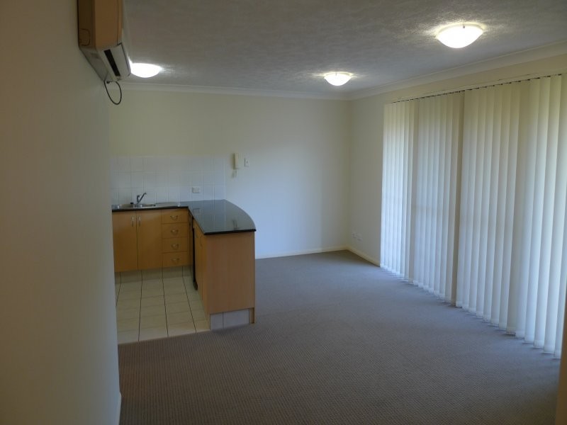38 Labrador St, Labrador QLD 4215