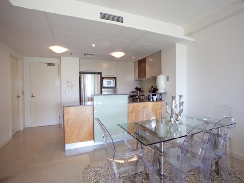 Main Beach QLD 4217
