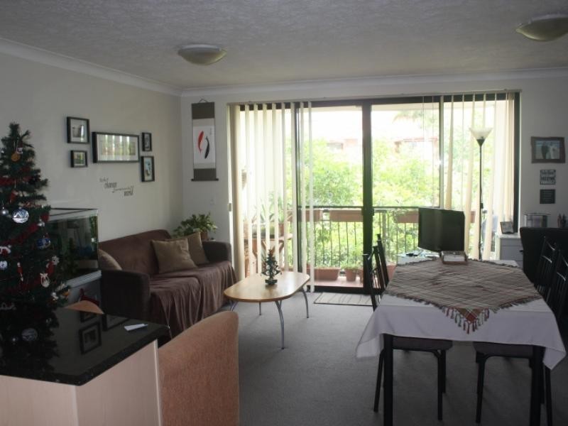 38 Labrador St, Labrador QLD 4215