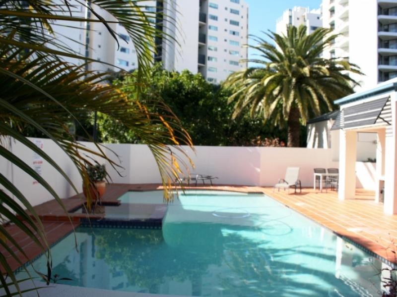 38 Labrador St, Labrador QLD 4215