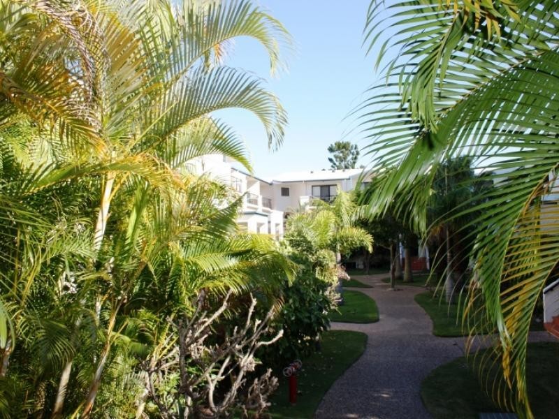 38 Labrador St, Labrador QLD 4215