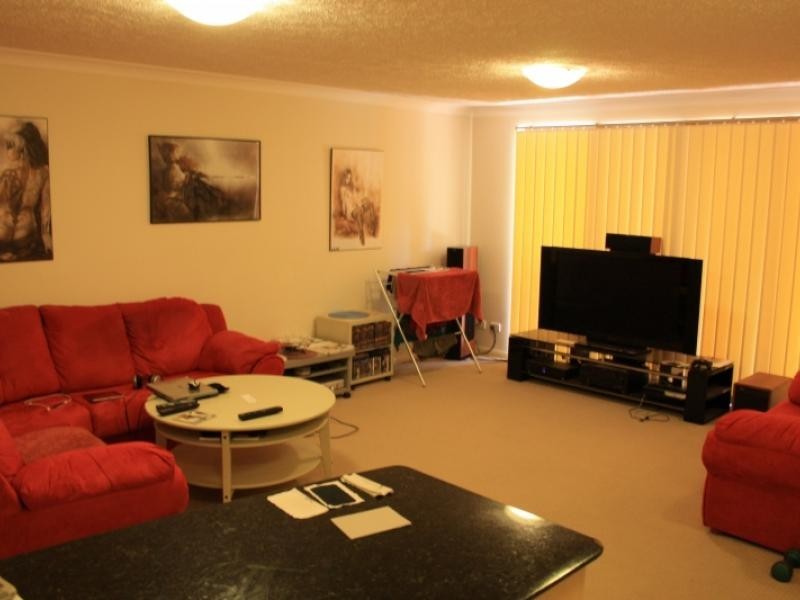 38 Labrador St, Labrador QLD 4215