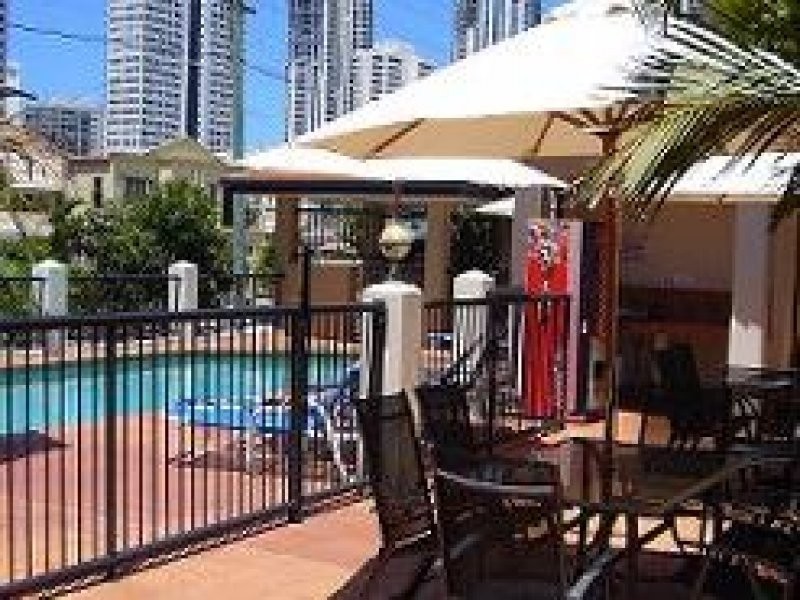 Chevron Island QLD 4217