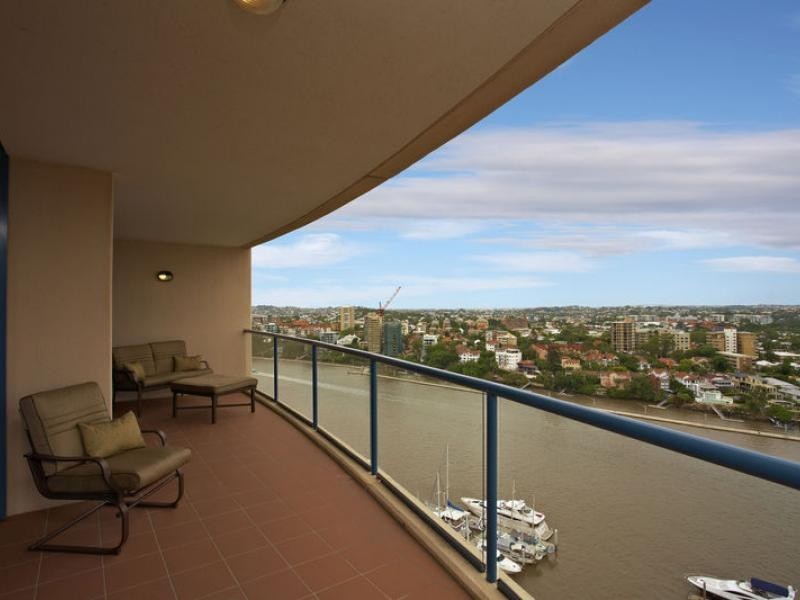 2 Goodwin Street, Kangaroo Point QLD 4169