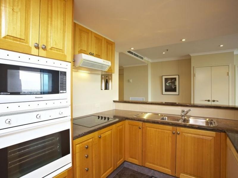 2 Goodwin Street, Kangaroo Point QLD 4169