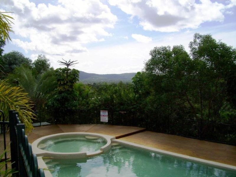 ID 8074, Highland Park QLD 4211