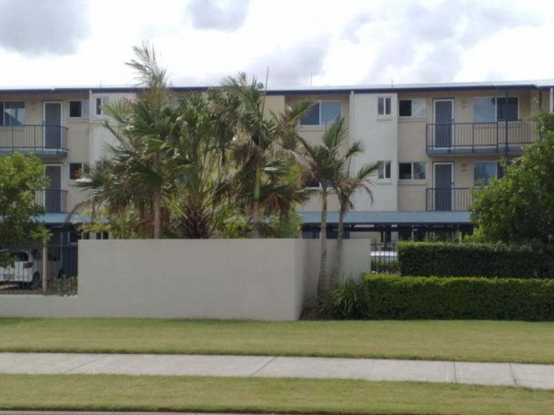 66 University Drive University Drive, Meadowbrook QLD 4131