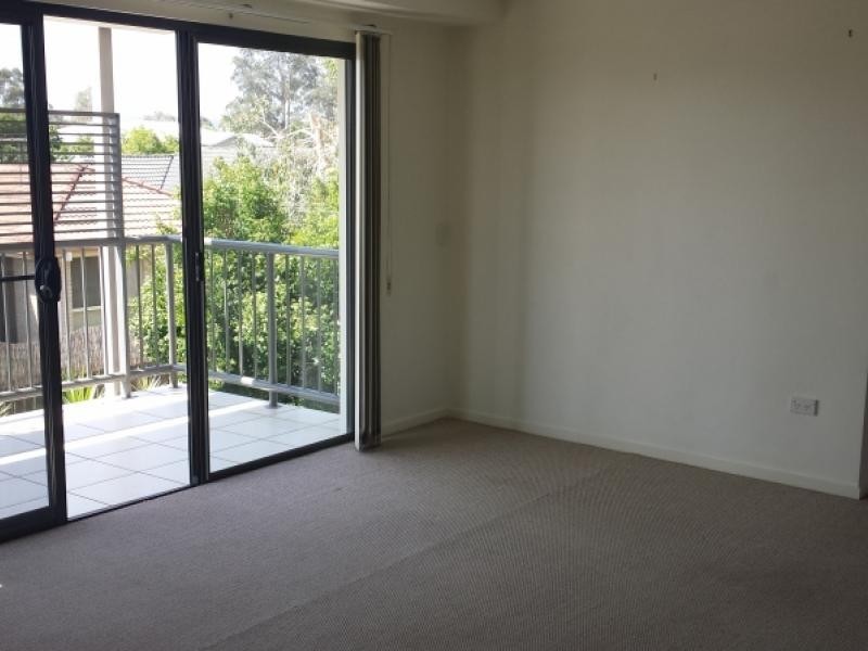 66 University Drive University Drive, Meadowbrook QLD 4131