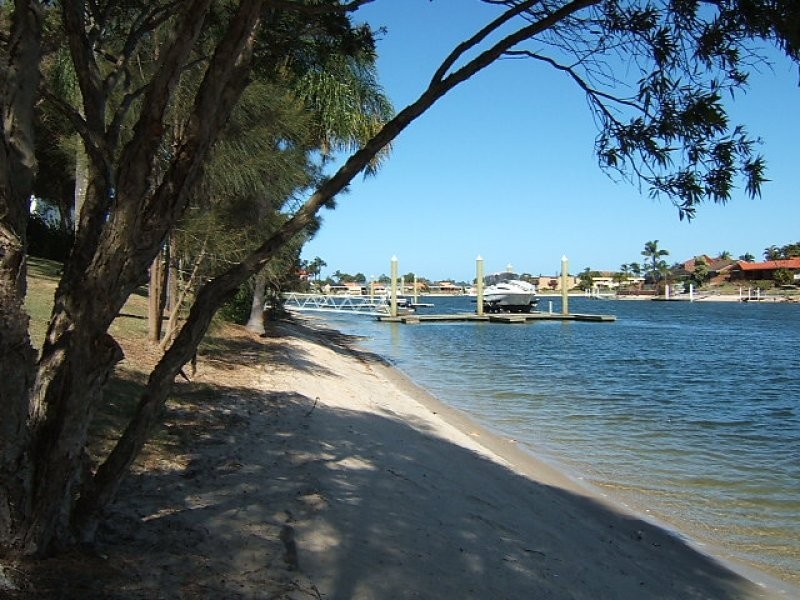 ID 8094, Broadbeach QLD 4218