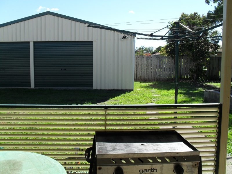 111 Limpus Street, Urangan QLD 4655