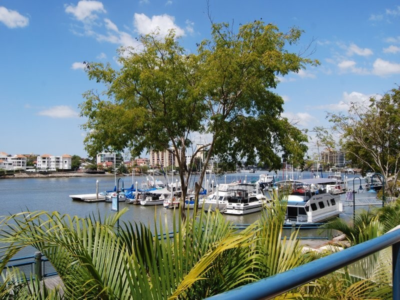 3/2 Goodwin Street, Kangaroo Point QLD 4169